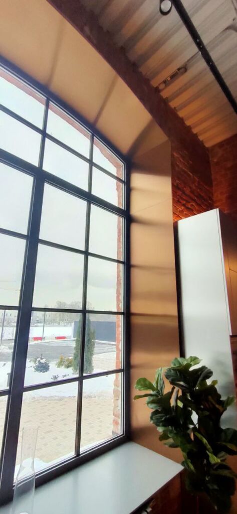 Топ-5 трендов использования декоративных металлов в интерьерах 2026